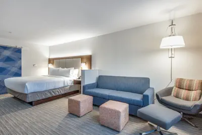Photo 4 - Holiday Inn Express & Suites Dallas North - Addison by IHG