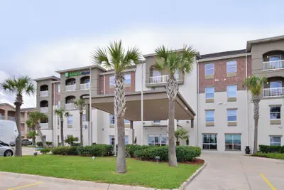 Photo 2 - Holiday Inn Express & Suites Corpus Christi - N Padre Island by IHG