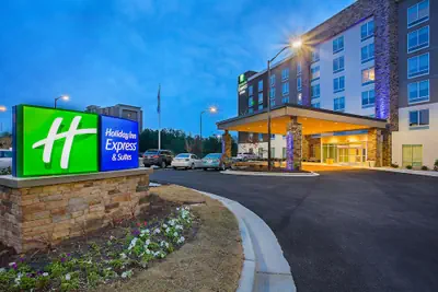 Photo 2 - Holiday Inn Express & Suites Covington by IHG