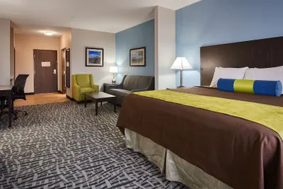 Photo 4 - Best Western Plus Lonestar Inn & Suites