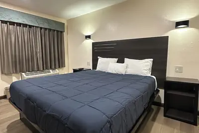 Photo 2 - Del Aire Inn LAX
