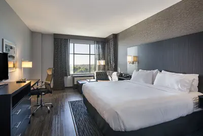 Photo 3 - Holiday Inn & Suites Silicon Valley - Milpitas by IHG
