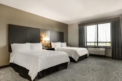 Photo 5 - Holiday Inn & Suites Silicon Valley - Milpitas by IHG