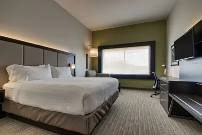 Photo 3 - Holiday Inn Express & Suites Mount Vernon by IHG