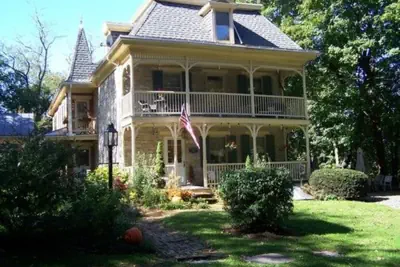 Photo 2 - Fallen Tree Farm Bed & Breakfast