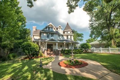 Photo 2 - The Victoria B & B