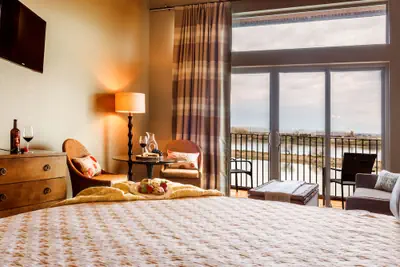 Photo 4 - The Lodge at Columbia Point