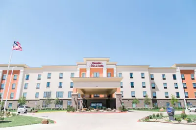 Photo 2 - Hampton Inn & Suites Amarillo East