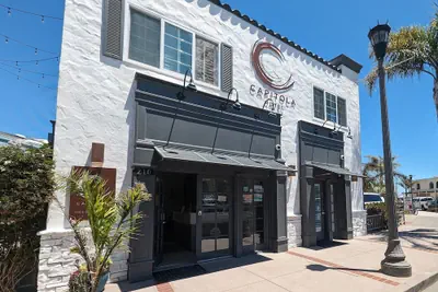 Photo 2 - Capitola Hotel
