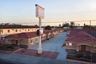 Photo 2 - Diamond Bell Inn & Suites
