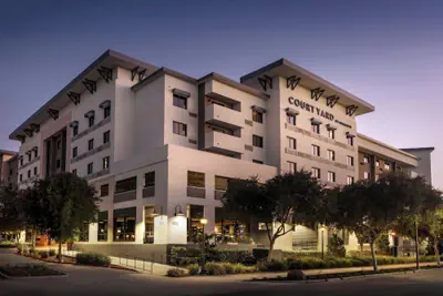 Photo 2 - Courtyard by Marriott Redwood City