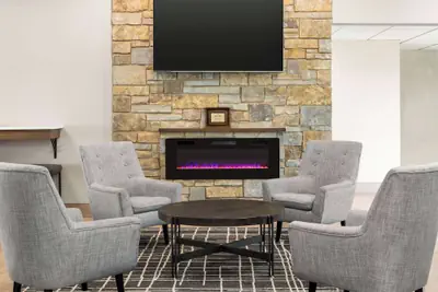 Photo 4 - AmericInn by Wyndham La Crosse Riverfront-Conference Center