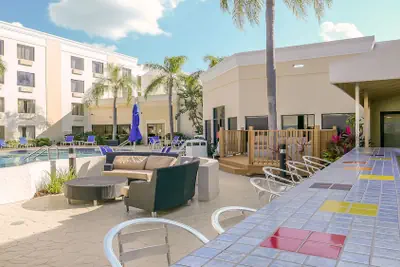 Photo 2 - Holiday Inn Fort Myers - Downtown Area by IHG