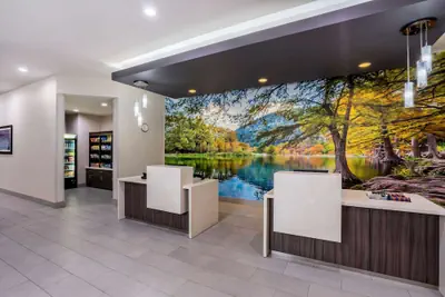 Photo 5 - La Quinta Inn & Suites by Wyndham Houston Cypress