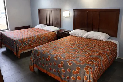 Photo 3 - Executive Inn Pine Bluff