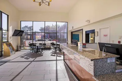 Photo 3 - SureStay Plus Hotel by Best Western Sacramento North