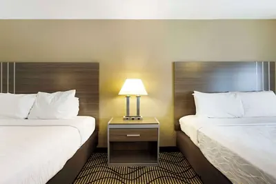 Photo 5 - SureStay Plus Hotel by Best Western Sacramento North