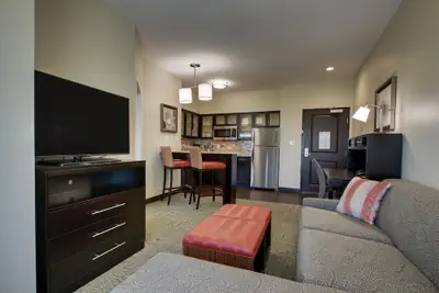 Photo 4 - Staybridge Suites Plano - The Colony by IHG