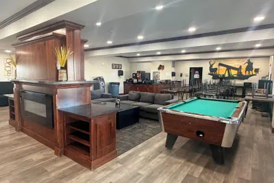 Photo 5 - Black Gold Suites Stanley