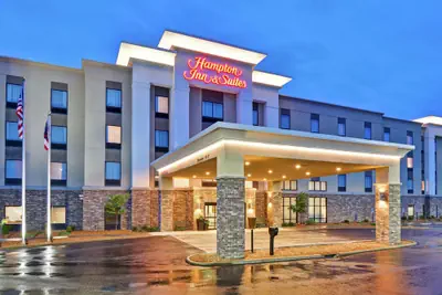 Photo 2 - Hampton Inn & Suites Ashland