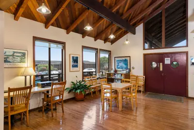 Photo 5 - Harbor Lite Lodge