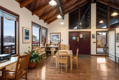 Photo 4 - Harbor Lite Lodge