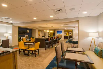 Photo 2 - Hampton Inn Crestview South  I-10