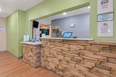 Photo 4 - Extended Stay America Select Suites - Louisville - Airport