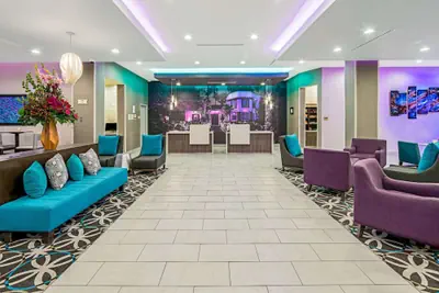 Photo 3 - La Quinta Inn & Suites by Wyndham McAllen La Plaza Mall