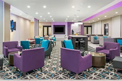 Photo 5 - La Quinta Inn & Suites by Wyndham McAllen La Plaza Mall