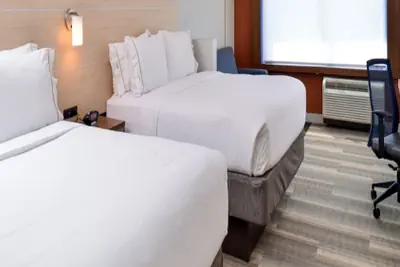 Photo 4 - Holiday Inn Express & Suites Southgate - Detroit Area by IHG