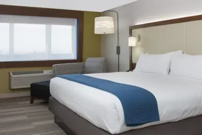 Photo 3 - Holiday Inn Express & Suites Southgate - Detroit Area by IHG