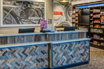 Photo 4 - Hampton Inn & Suites Memphis Germantown