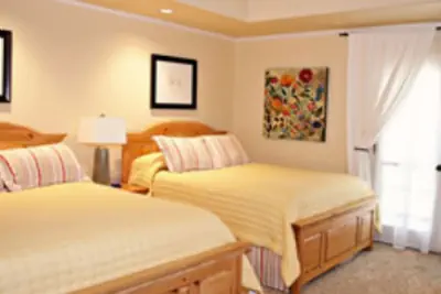 Photo 5 - Live Oaks Bed and Breakfast