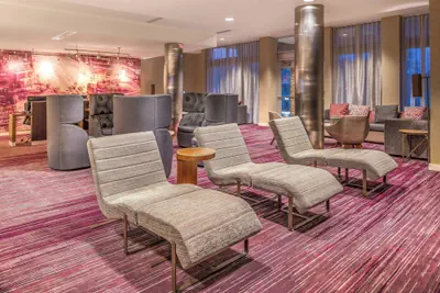 Photo 3 - Courtyard by Marriott Detroit Farmington