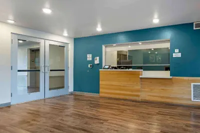 Photo 3 - Extended Stay America Select Suites - Orlando - Airport