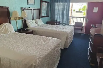 Photo 4 - Travelodge by Wyndham Richmond Kentucky