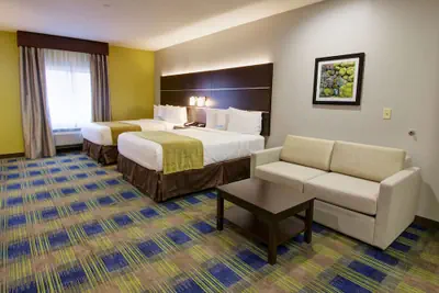 Photo 2 - Days Inn & Suites by Wyndham Port Arthur
