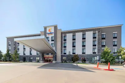 Photo 2 - Comfort Suites Meridian and I-40