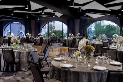 Photo 3 - Renaissance Reno Downtown Hotel & Spa