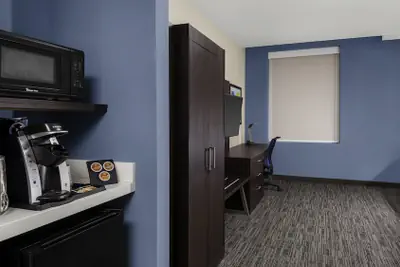 Photo 4 - Holiday Inn Express Kansas City Downtown by IHG