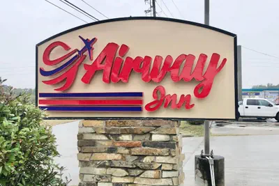 Photo 2 - Airway Inn - IAH Airport