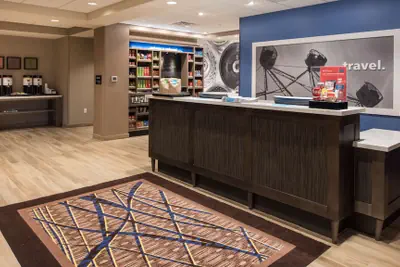 Photo 4 - Hampton Inn & Suites Seattle/Redmond