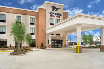 Photo 2 - Pennant Hotel & Suites
