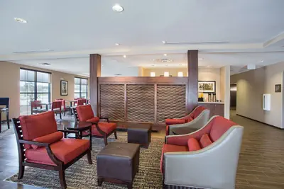 Photo 5 - Pennant Hotel & Suites