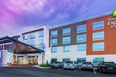 Photo 2 - Holiday Inn Express & Suites Milledgeville by IHG