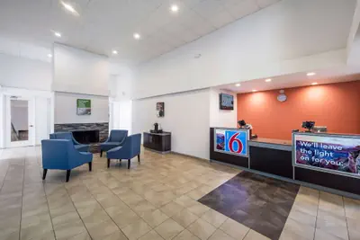 Photo 4 - Studio 6 Irving, TX - Irving DFW Airport East