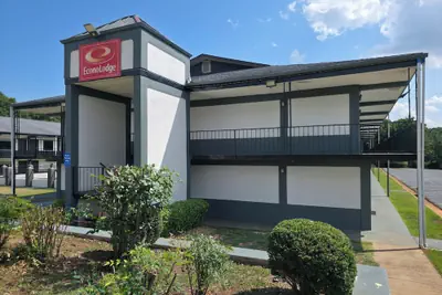 Photo 2 - Econo Lodge Lavonia I-85