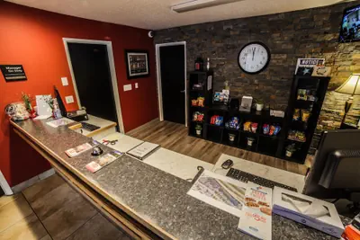 Photo 3 - Sunnyside Inn & Suites