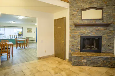 Photo 4 - Sunnyside Inn & Suites